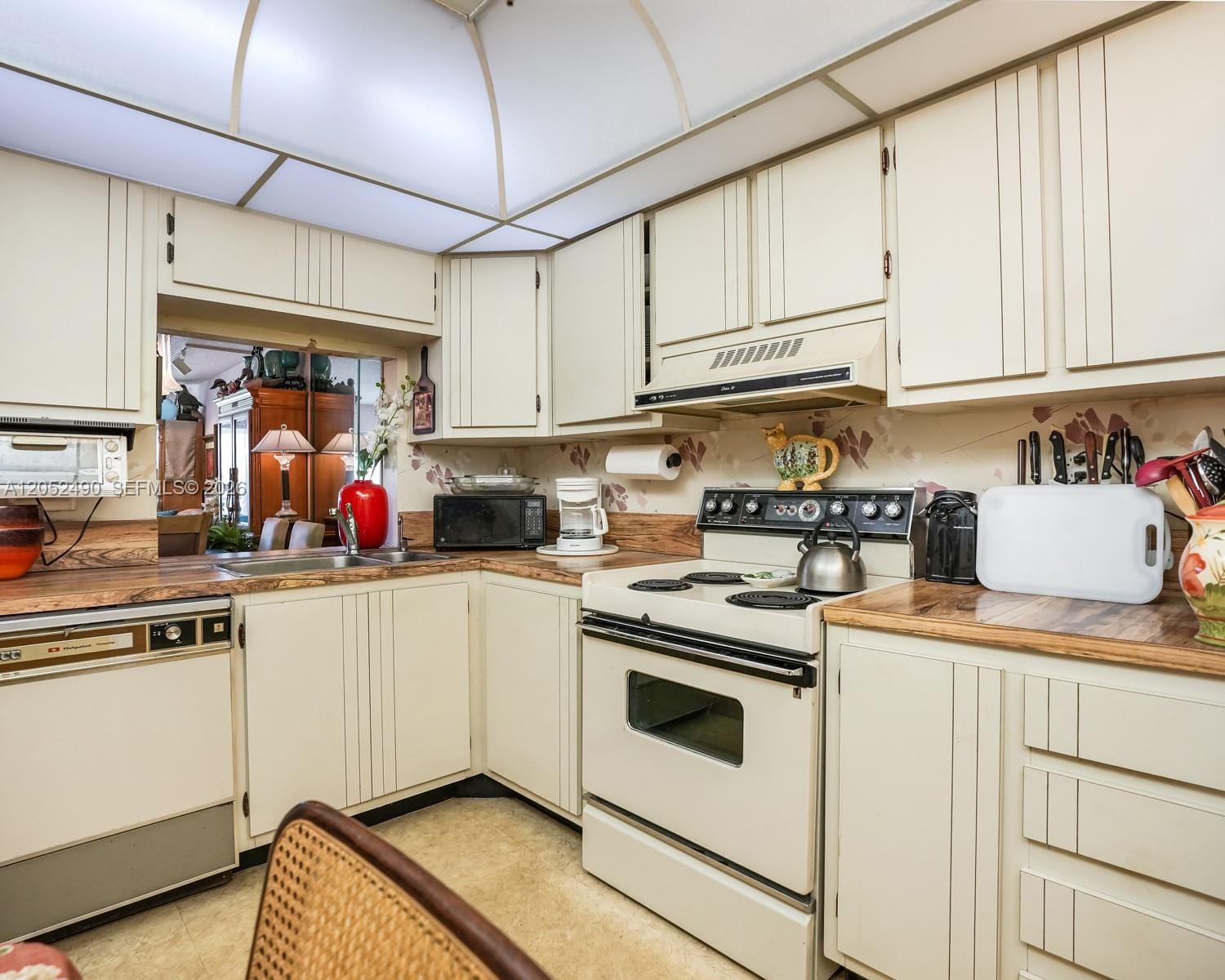 3930 Inverrary Boulevard 406-D — photo 4