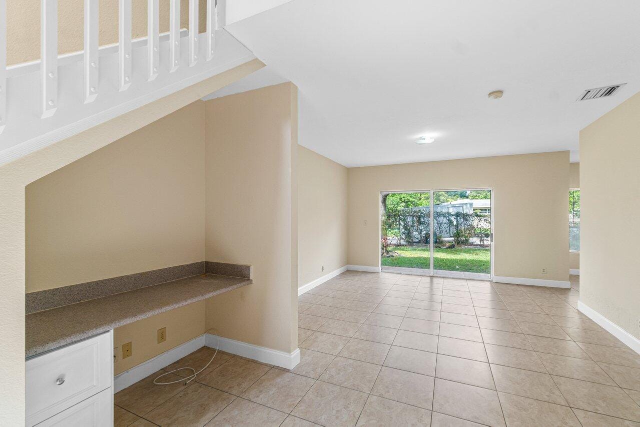 809 TALIA Circle E 809 — photo 4