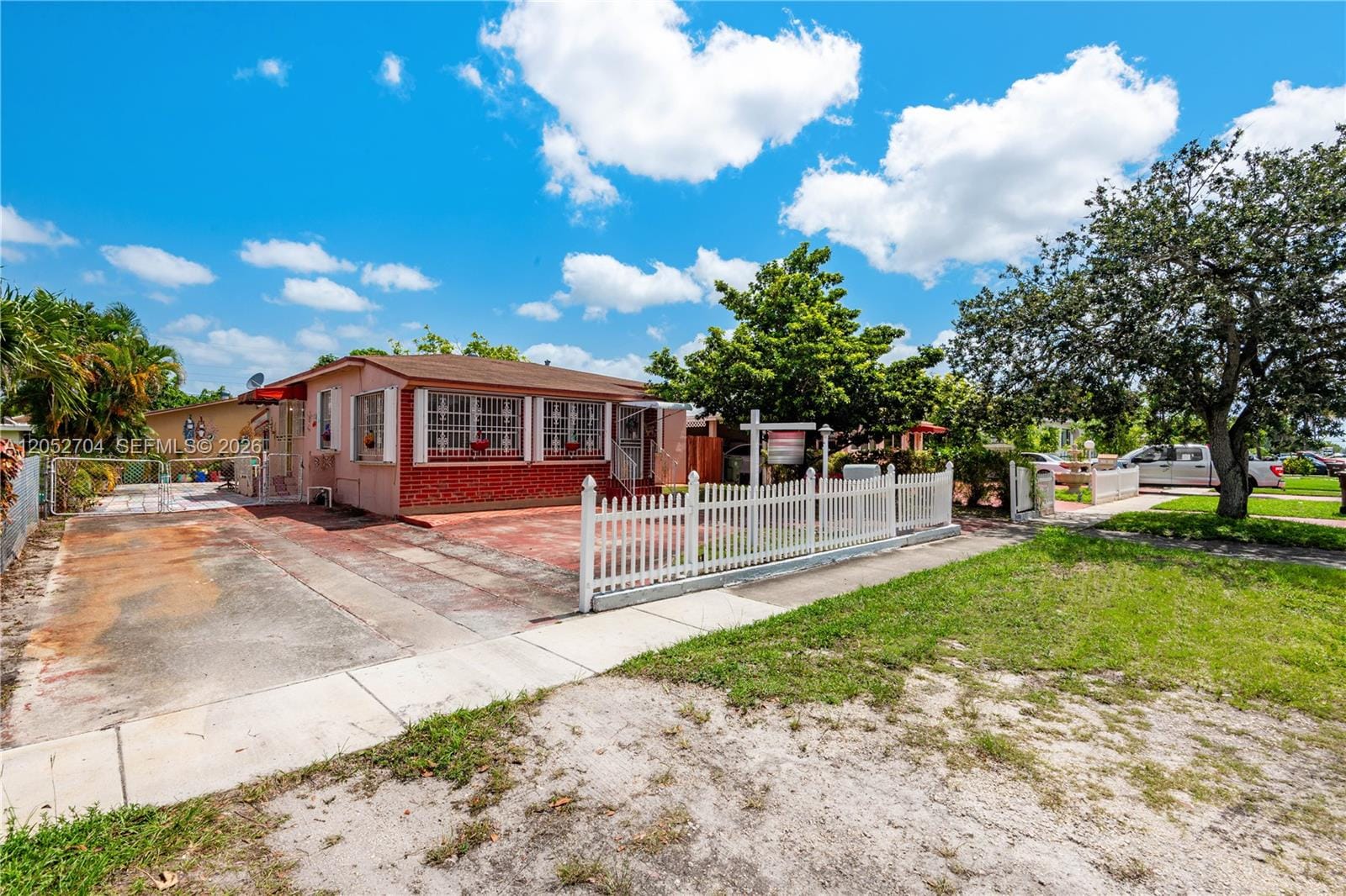 225 E 43rd Street, Hialeah, FL 33013 photo 2