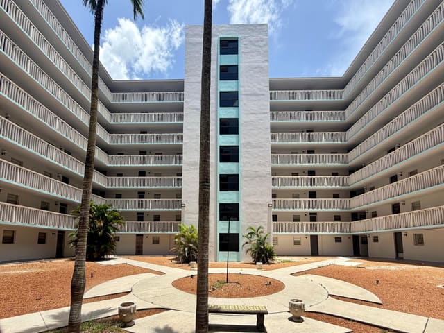 15600 NW 7TH Avenue 303, Miami, FL 33169