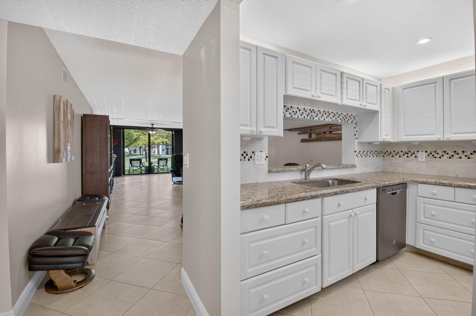 15075 Witney Road 112 — photo 4
