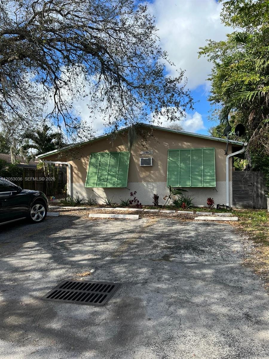620 SW 7th Avenue, Hallandale Beach, FL 33009