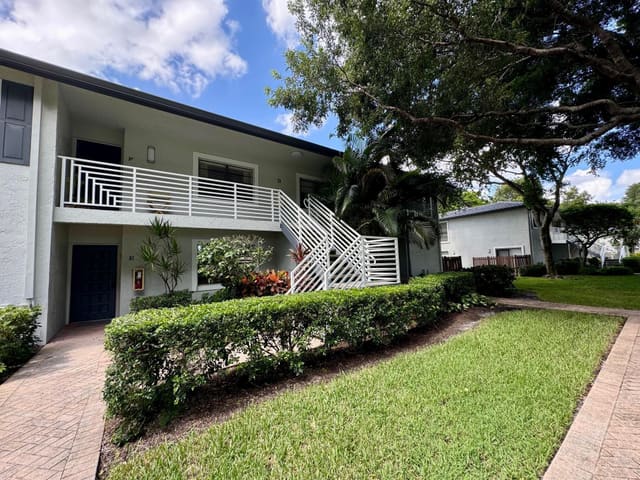 9 SOUTHPORT Lane H, Boynton Beach, FL 33436