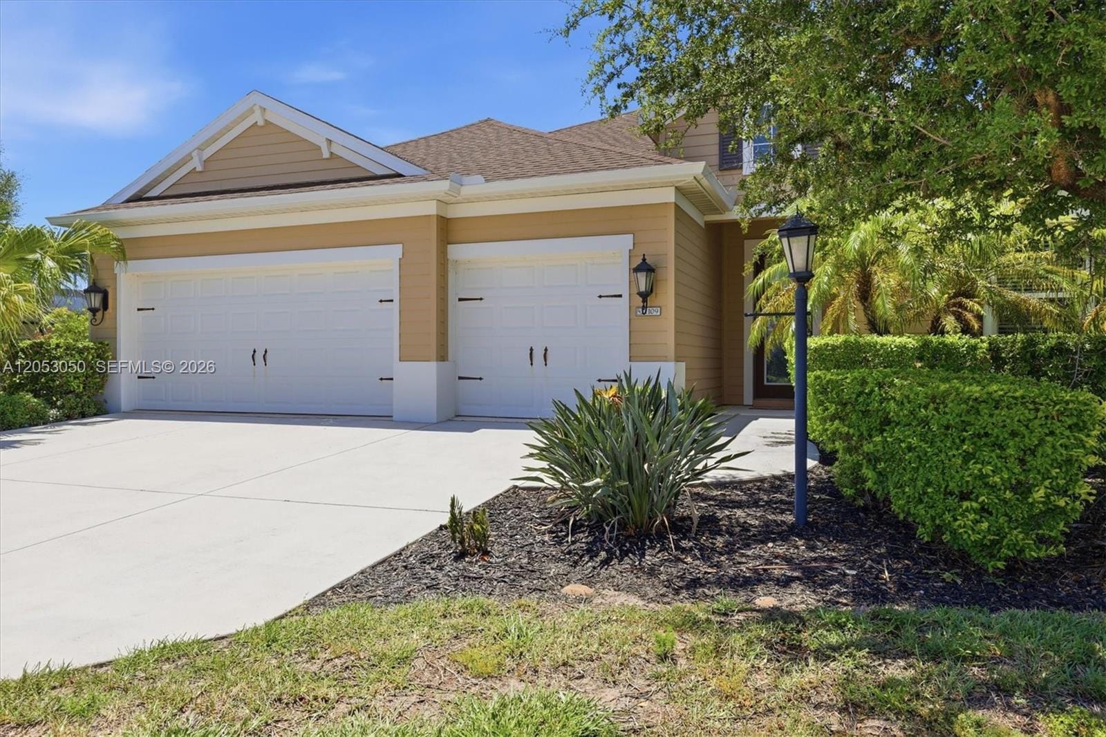 1109 Thornbury Drive — photo 3