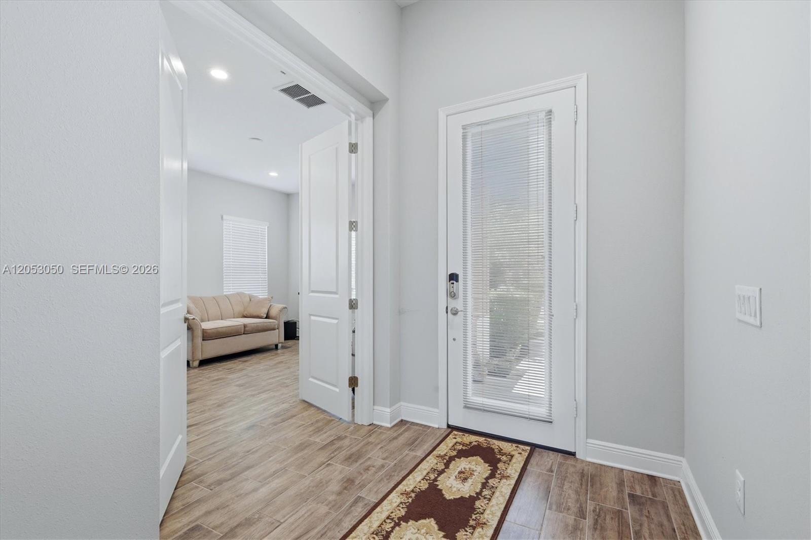 1109 Thornbury Drive — photo 8