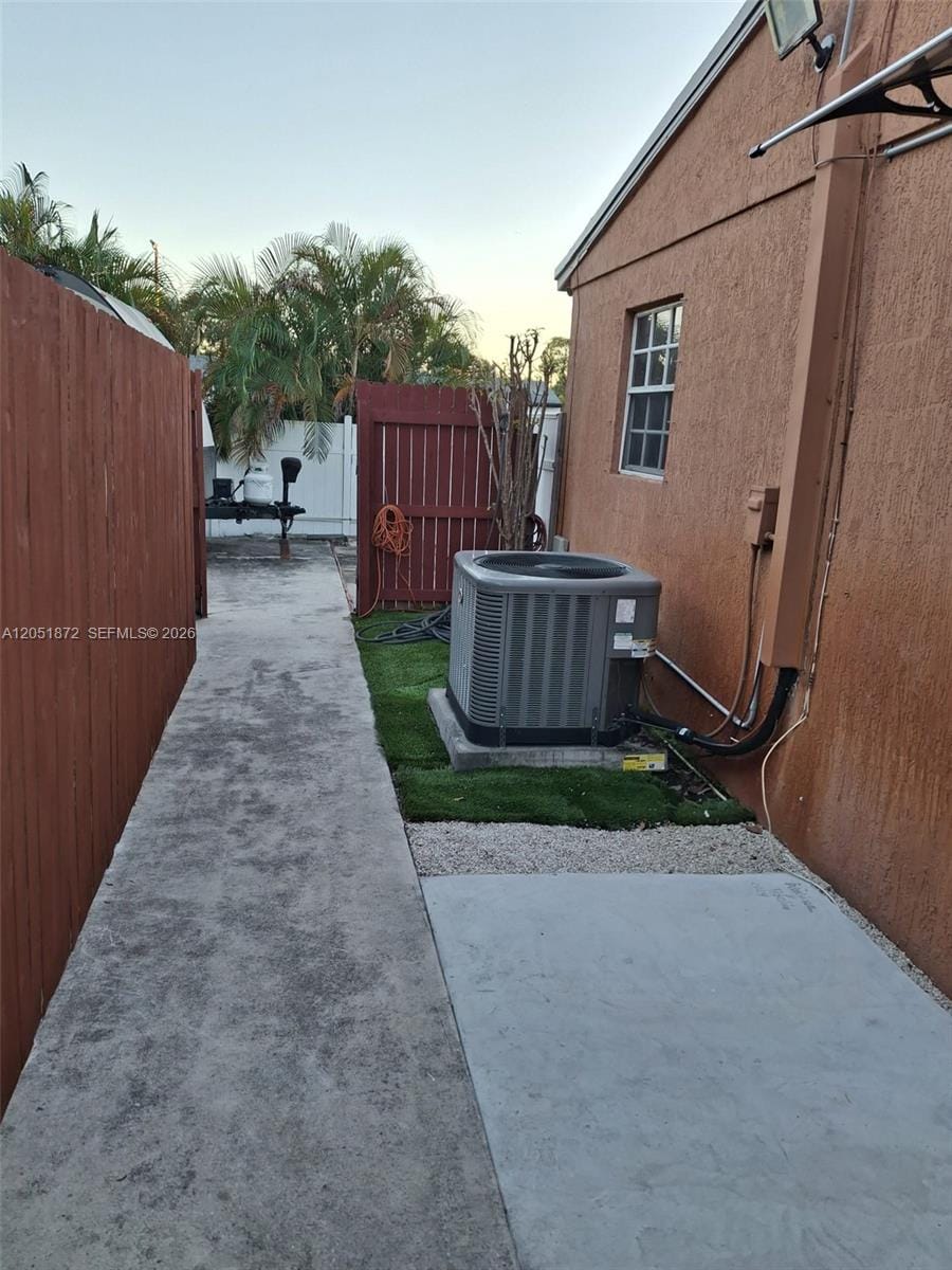 4331 SW 23rd Court, Fort Lauderdale, FL 33317 photo 19