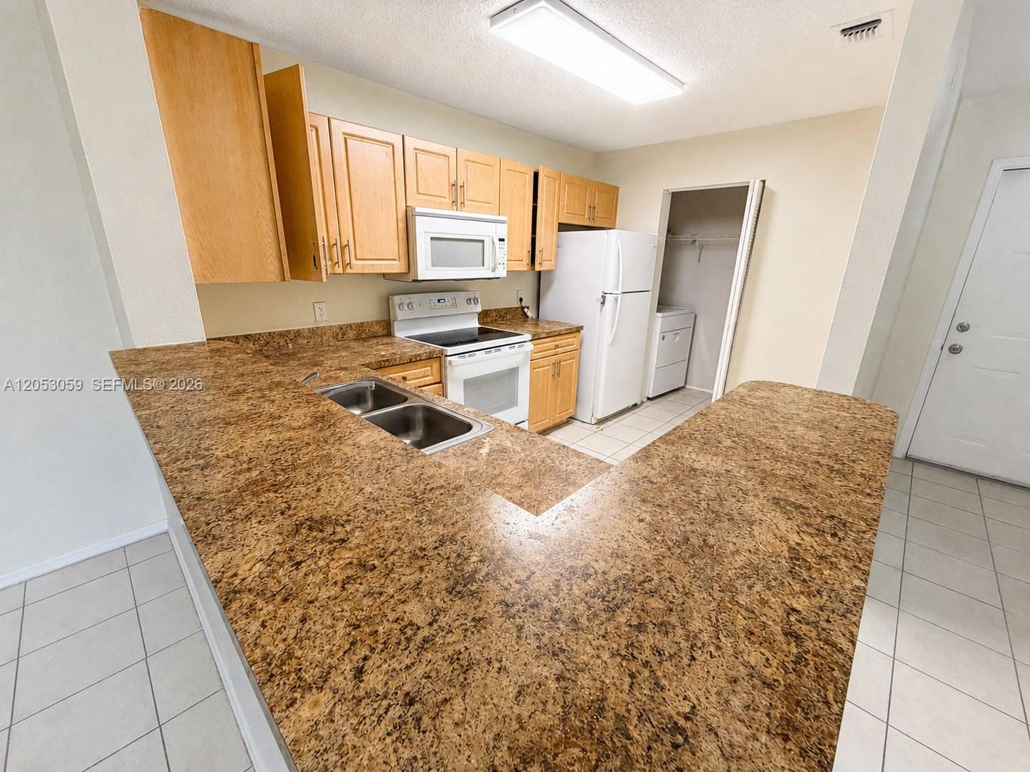 Pending home at 11211 W Atlantic Boulevard 108, Coral Springs, FL 33071