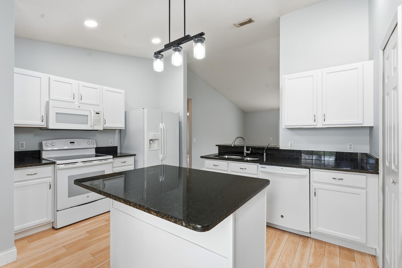 292 SW Pagoda Terrace — photo 11