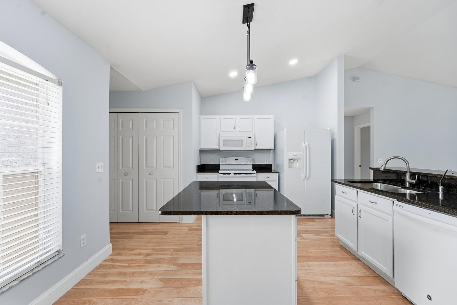 292 SW Pagoda Terrace — photo 9