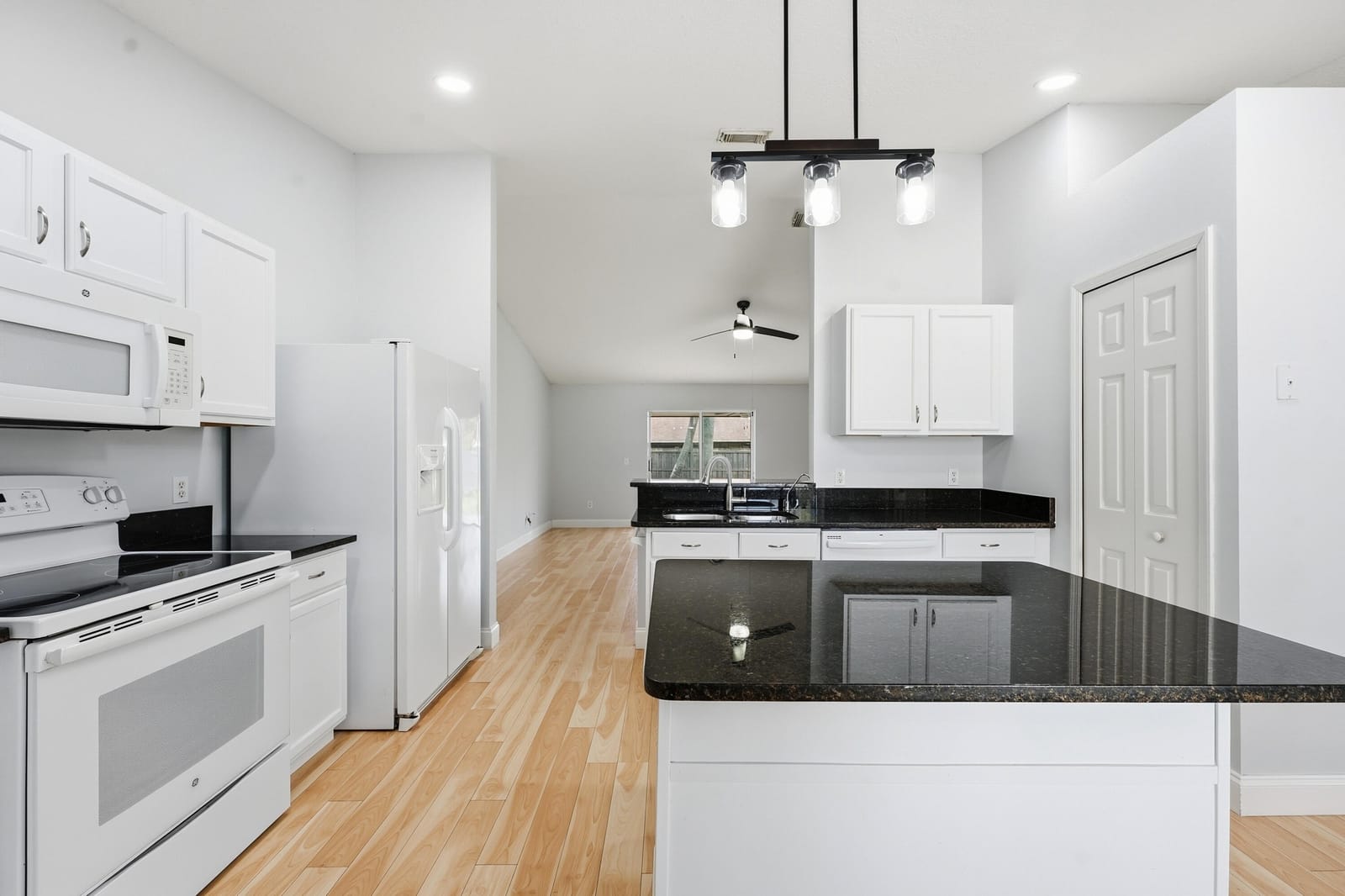 292 SW Pagoda Terrace — photo 10