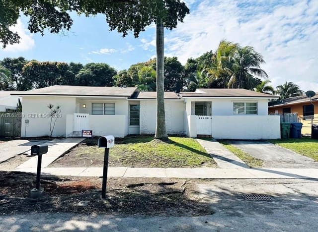 20450 SW 92nd Place, Saga View, Cutler Bay, FL