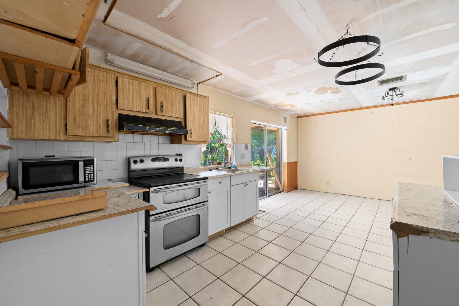 8210 SW 4TH Place, North Lauderdale, FL 33068 photo 10