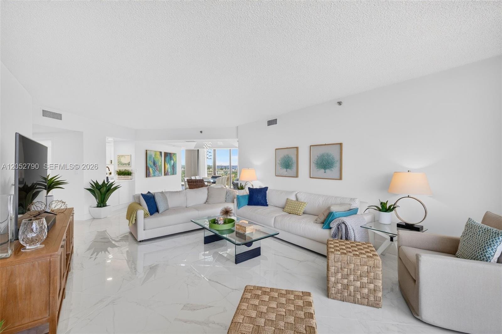 2800 Island Boulevard 904 — photo 10
