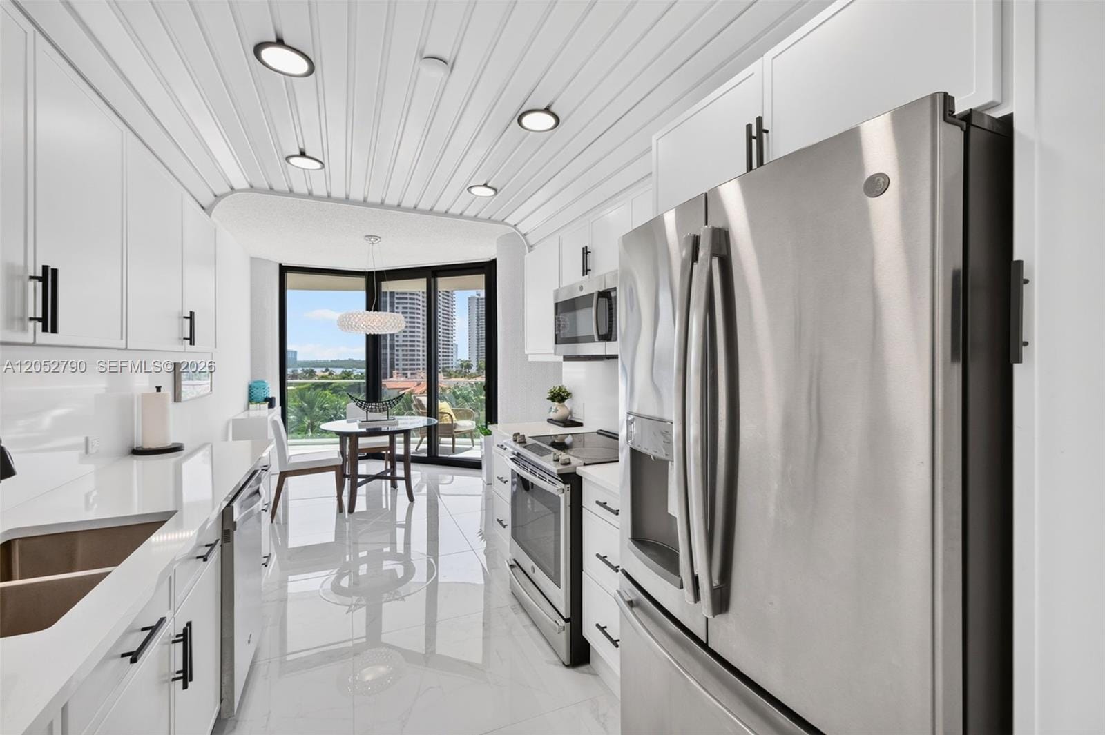 2800 Island Boulevard 904, Aventura, FL 33160 photo 19