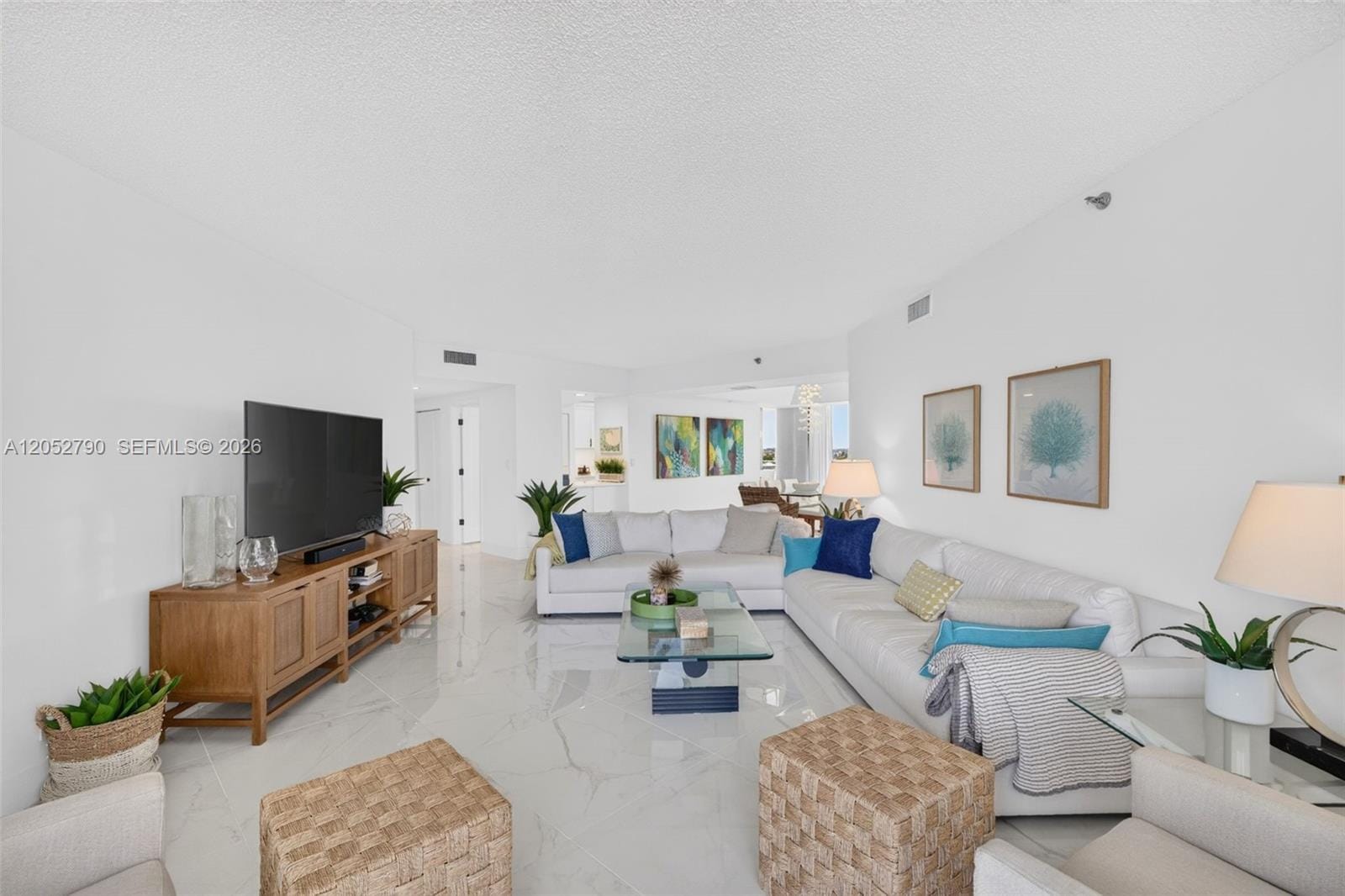 2800 Island Boulevard 904 — photo 9