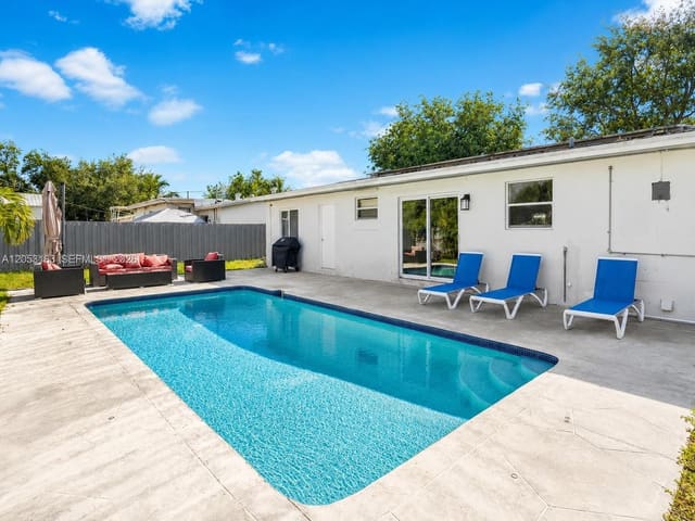 6441 Meade Street, Linwood Gardens, Hollywood, FL