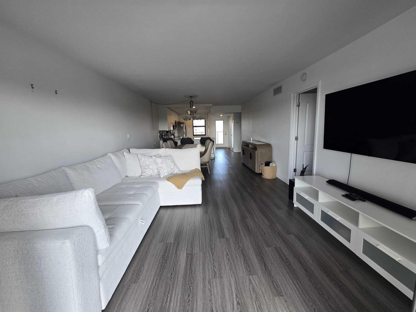 1401 N Riverside Drive 805 — photo 4