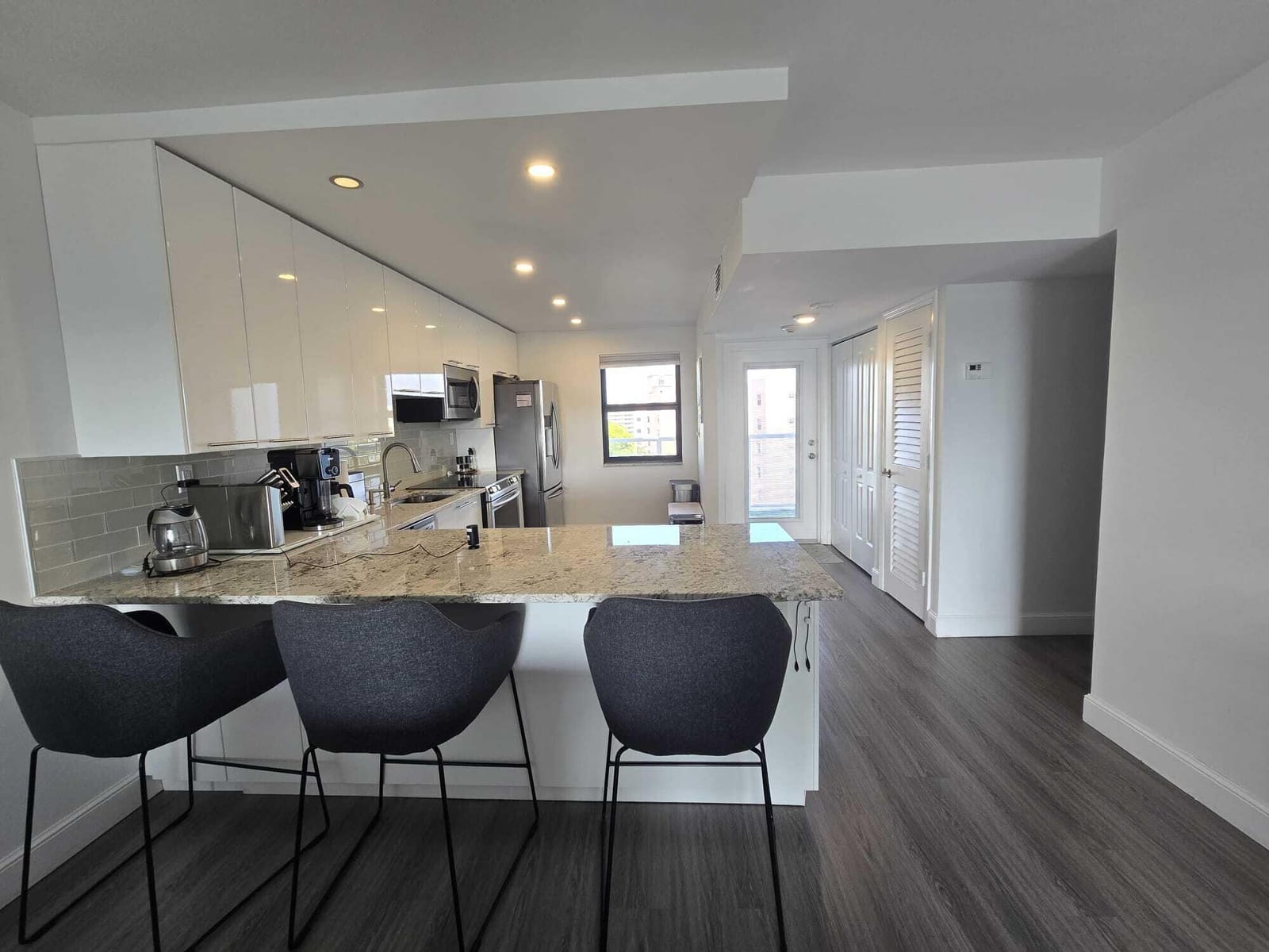 1401 N Riverside Drive 805 — photo 10