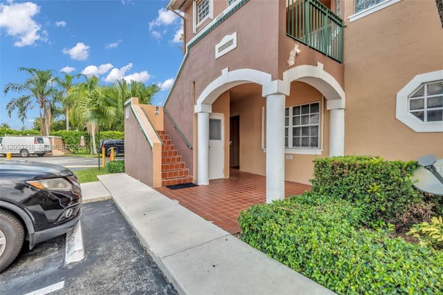 10018 Hammocks Boulevard 101-5, Miami, FL 33196