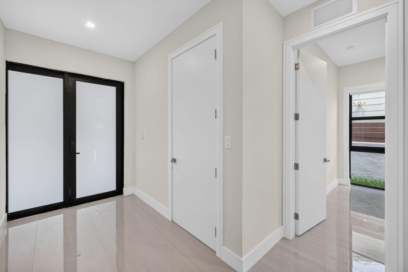 704 SW 9th Street, Fort Lauderdale, FL 33315 photo 5