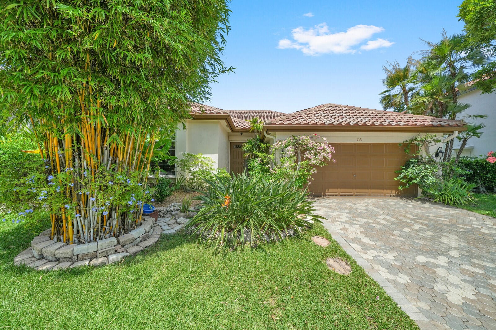 Pending home at 718 NW 177th Avenue, Pembroke Pines, FL 33029