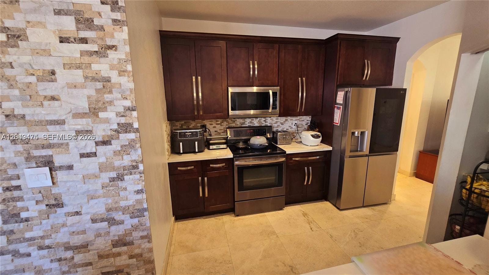 2105 NE 40th Avenue — photo 3