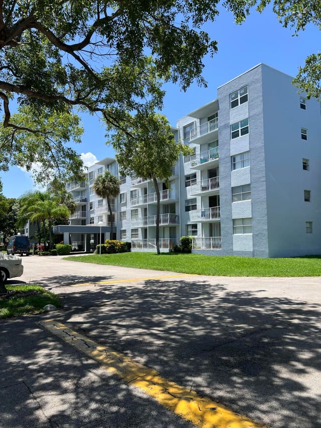 480 Executive Center Drive 2d, West Palm Beach, FL 33401