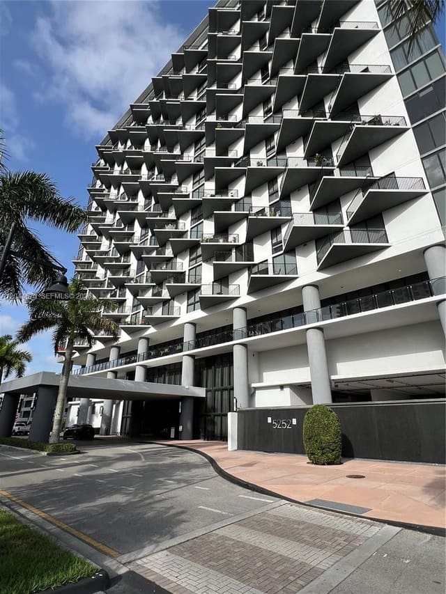 5252 NW 85th Avenue 1707, 5252 Paseo, Doral, FL