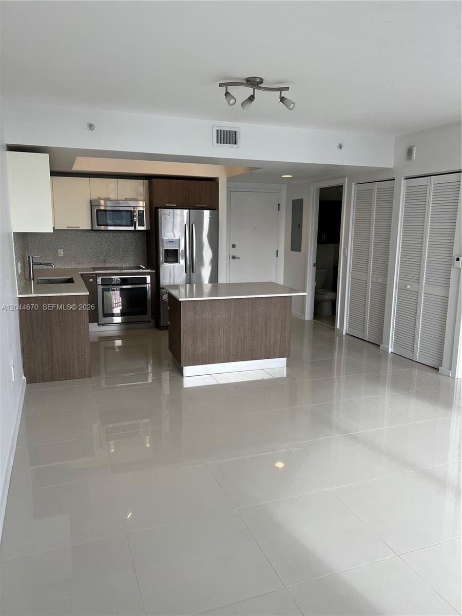 5252 NW 85th Avenue 1707 — photo 8