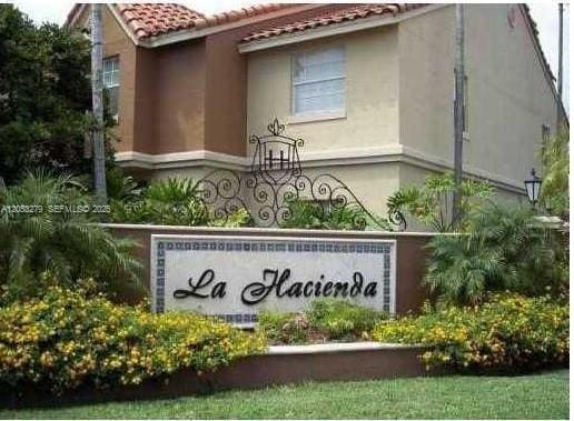 18304 NW 68th Avenue M, Hialeah, FL 33015