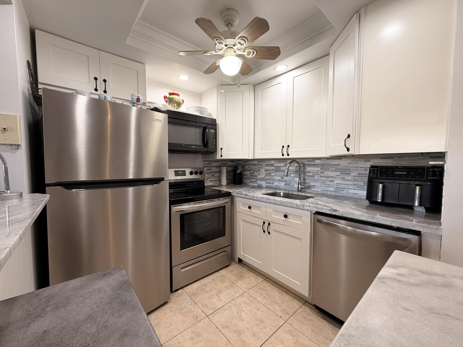 29 BERKSHIRE B — photo 2