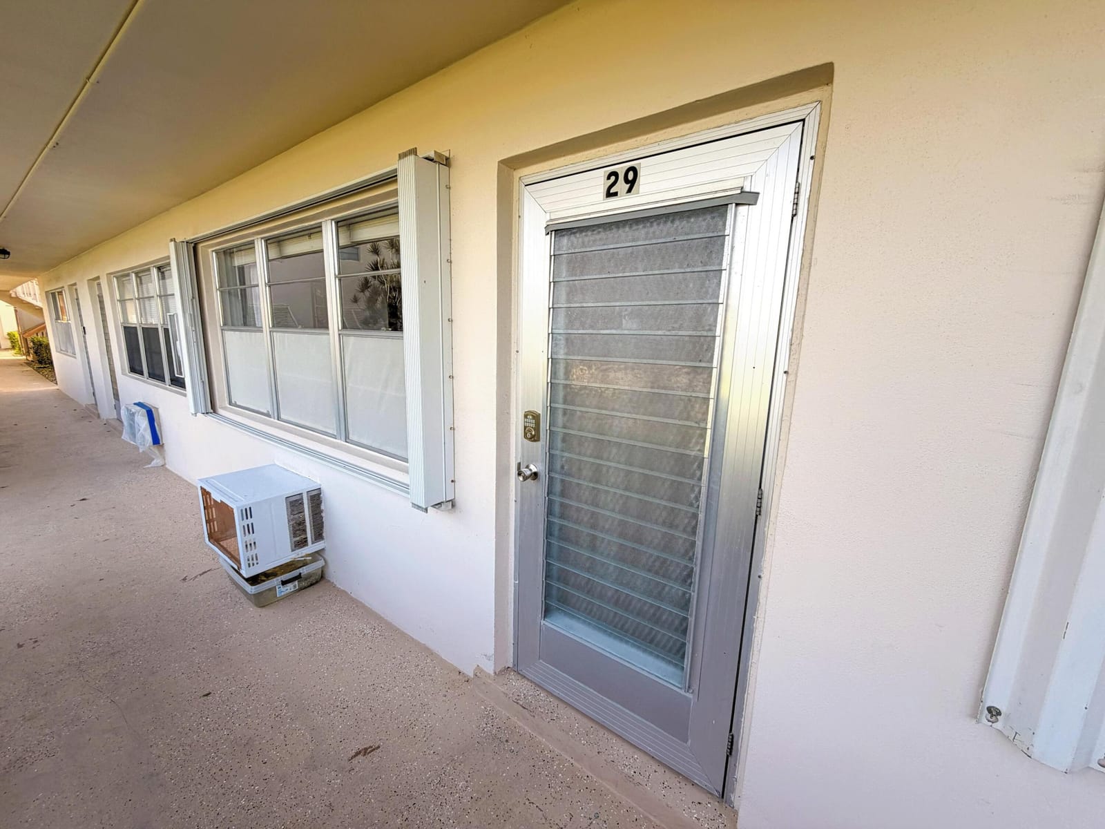 29 BERKSHIRE B — photo 10