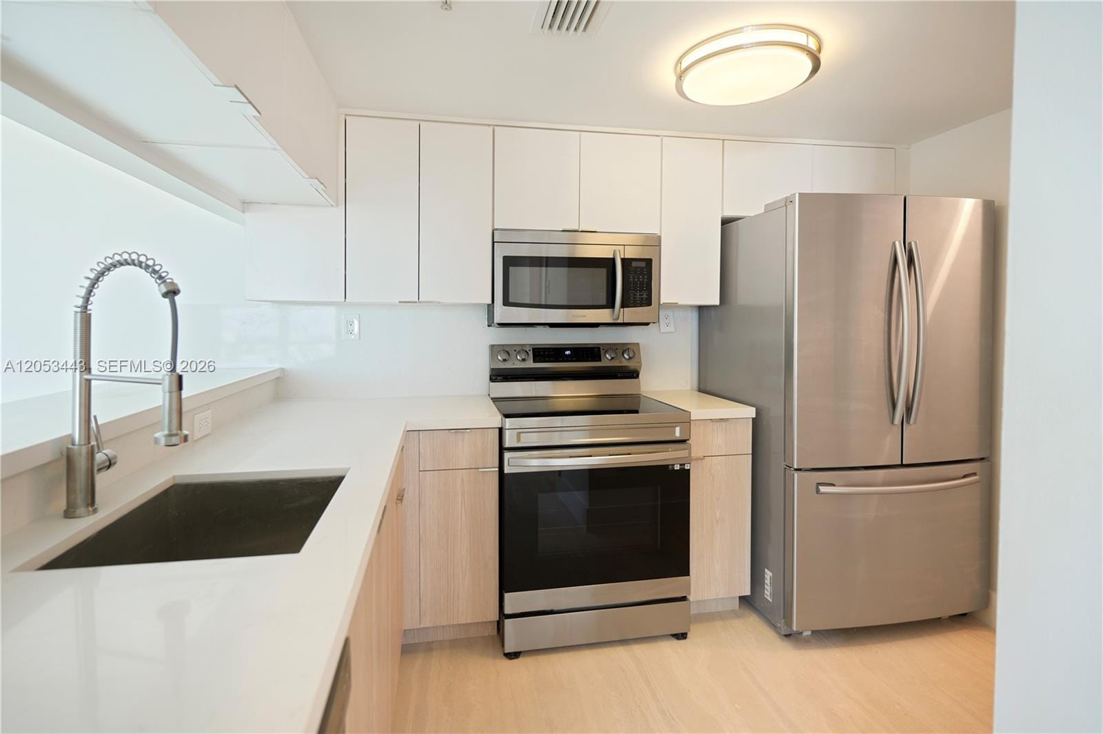 650 West Avenue 1404, Miami Beach, FL 33139 photo 4