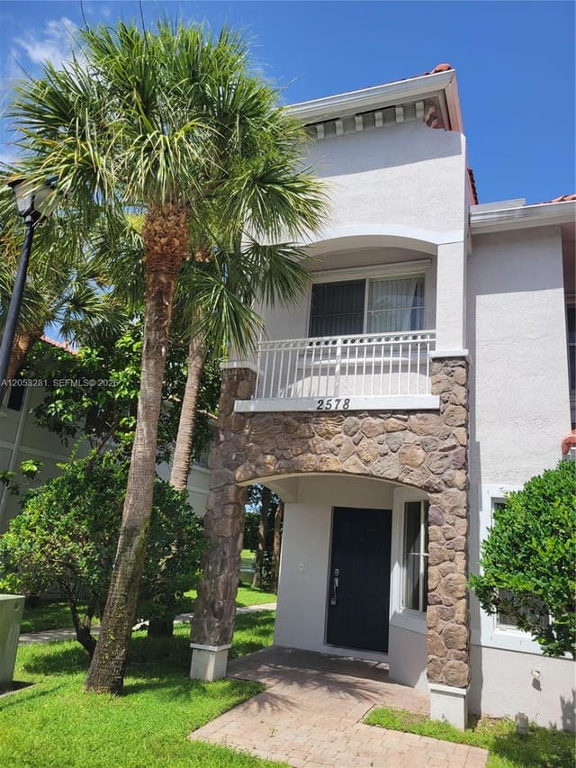 2578 SW 82 Avenue 101, Miramar, FL 33025