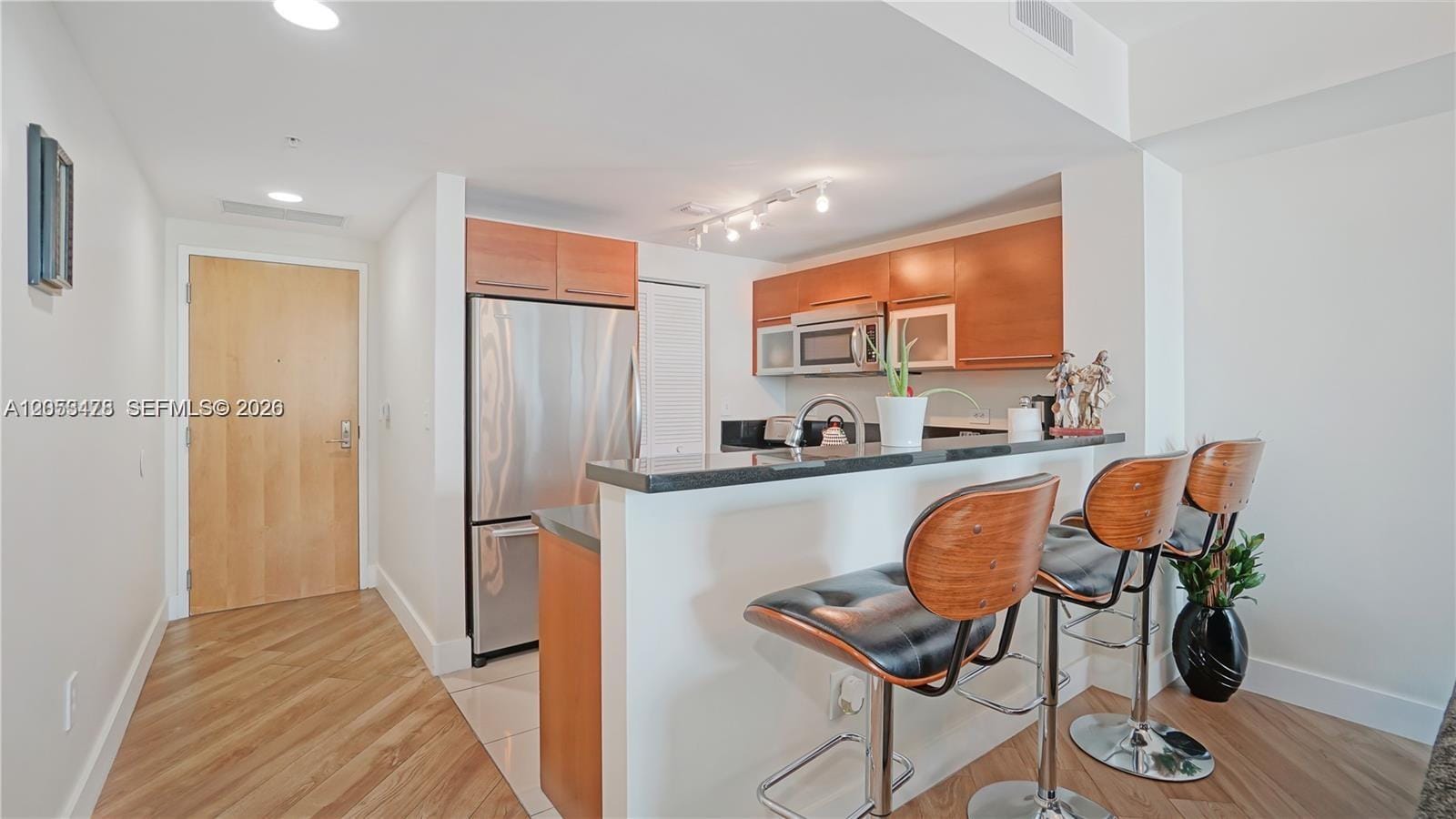 244 Biscayne Boulevard 2409, Miami, FL 33132 photo 11