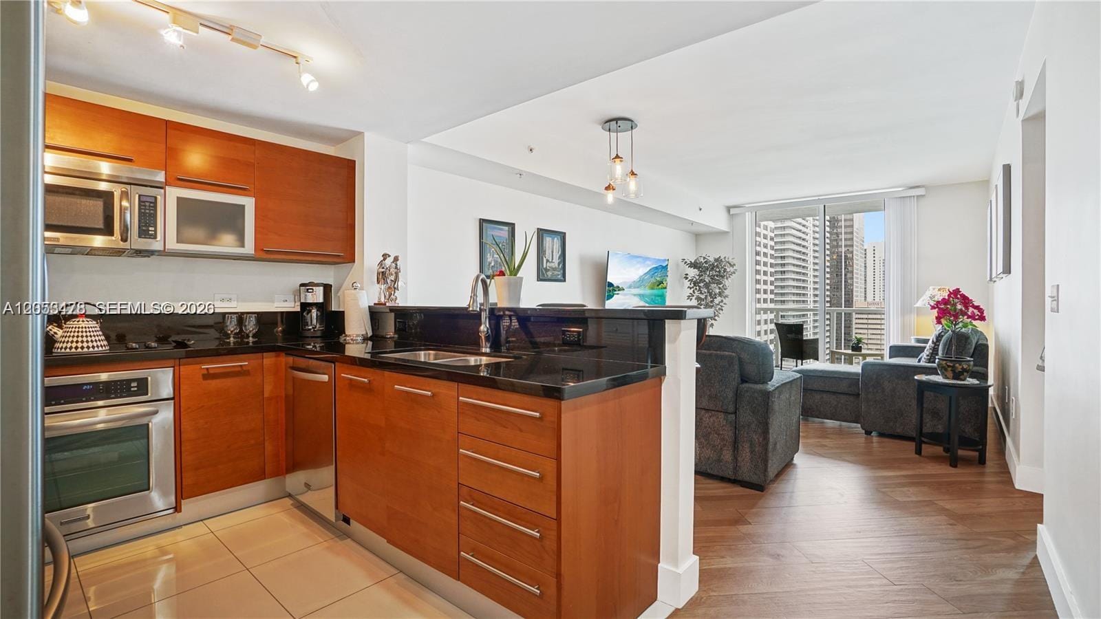 244 Biscayne Boulevard 2409, Miami, FL 33132 photo 10