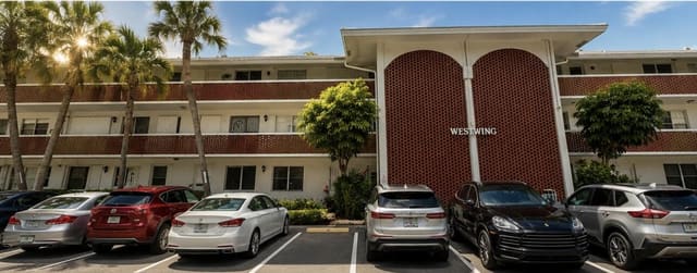2050 NE 39th Street W312, Lighthouse Point, FL 33064