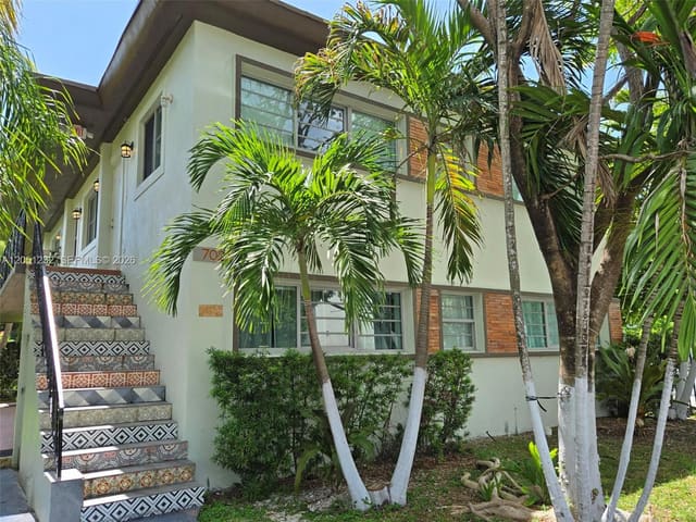 7025 Rue Granville 1, Miami Beach, FL 33141