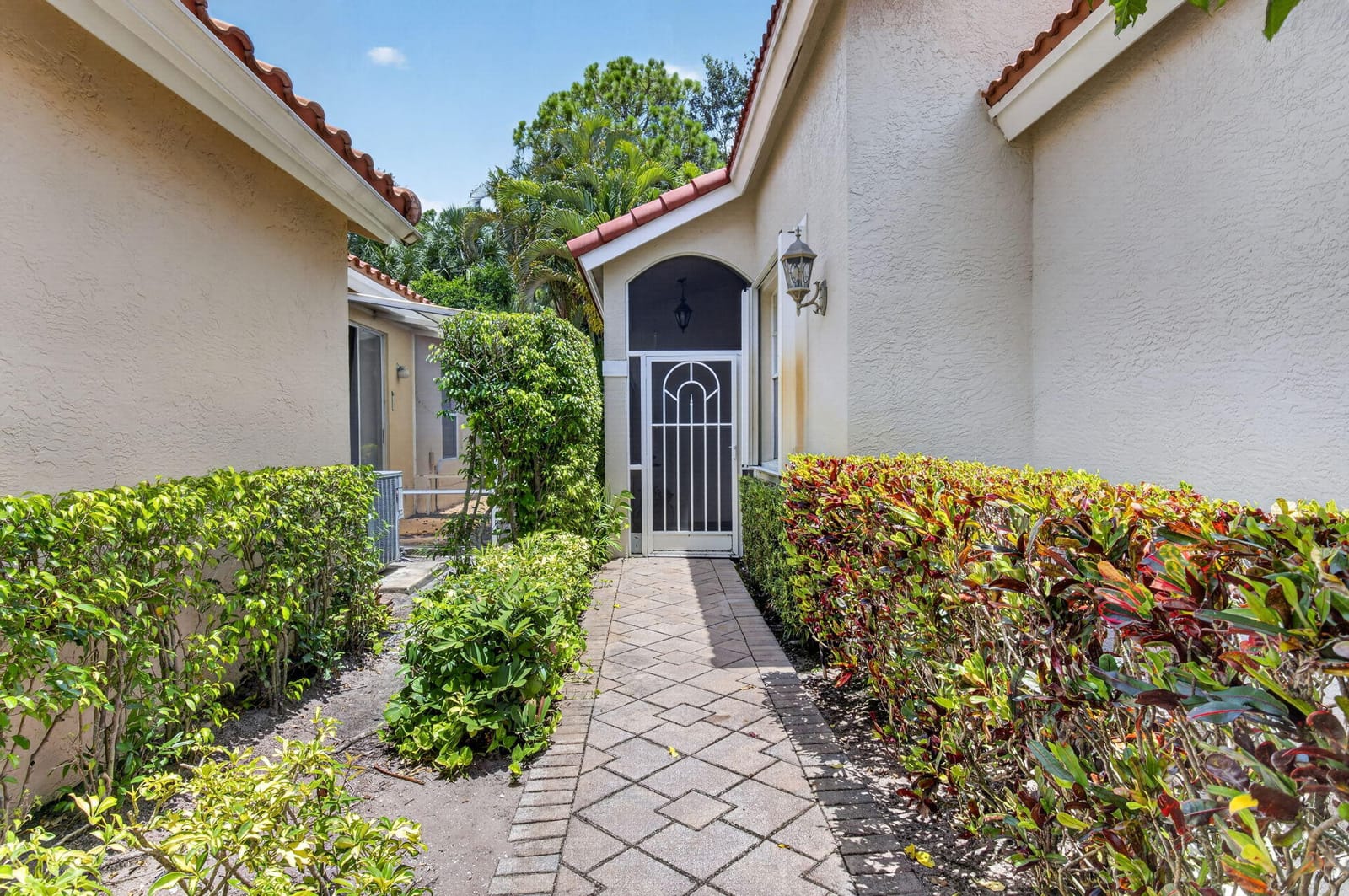 5207 BROOKVIEW Drive — photo 2