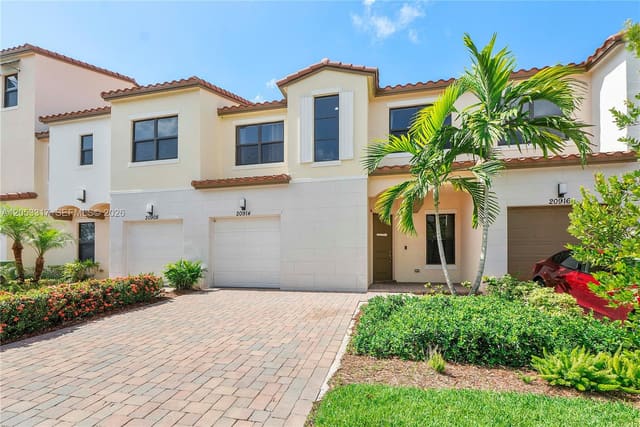 20914 NW 1st Drive, Pembroke Pines, FL 33029