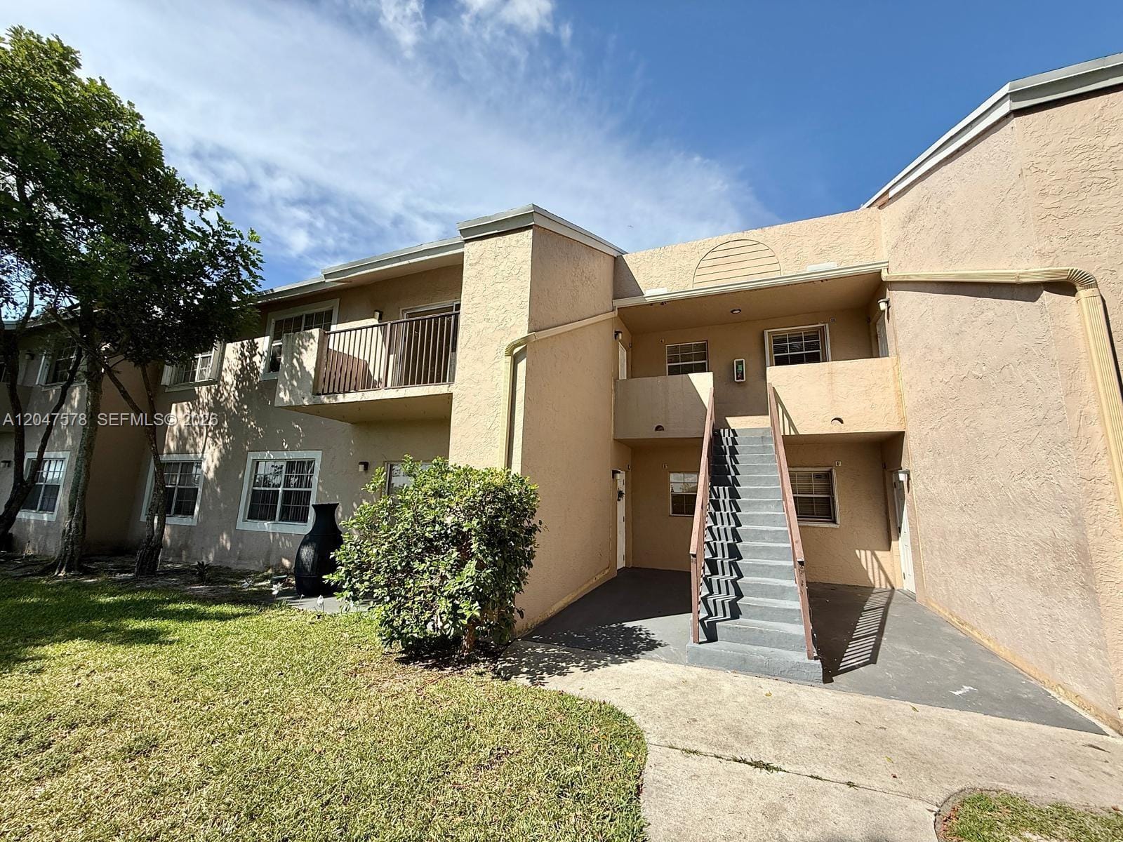2151 NW 96th Terrace 15G, Pembroke Pines, FL 33024