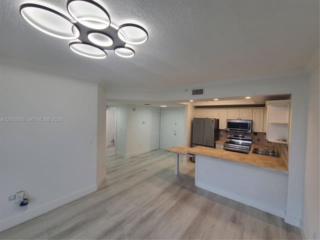 3500 Coral Way 812, Miami, FL 33145
