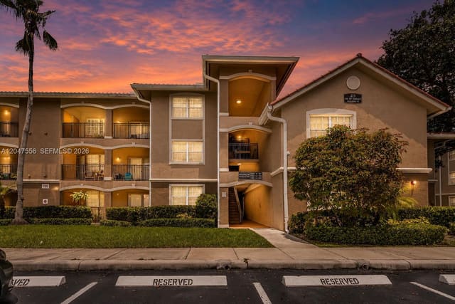 215 SW 117th Terrace 14306, Pembroke Pines, FL 33025