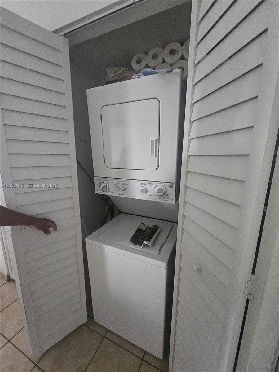 1750 W 46th Street 518 — photo 11