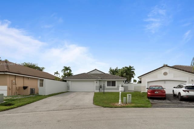 15037 Brighton Lane, Davie, FL 33331