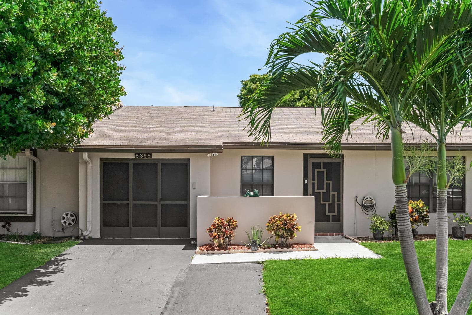 Pending home at 5395 Viburnum Street, Delray Beach, FL 33484