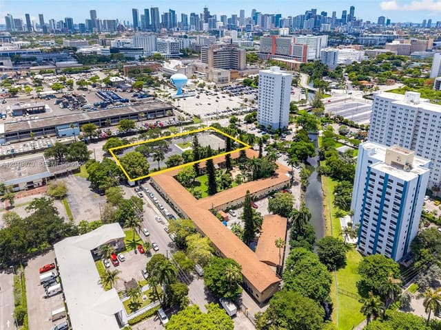 1902 NW 14th Avenue, Braddock, Miami, FL