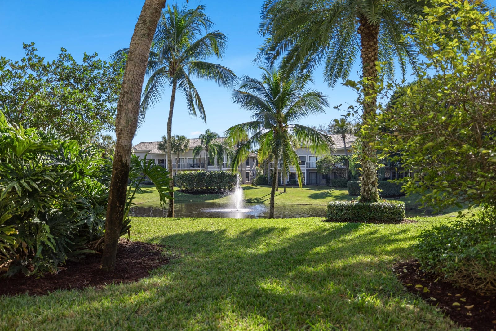 11863 Wimbledon Circle 438, Wellington, FL 33414 photo 17