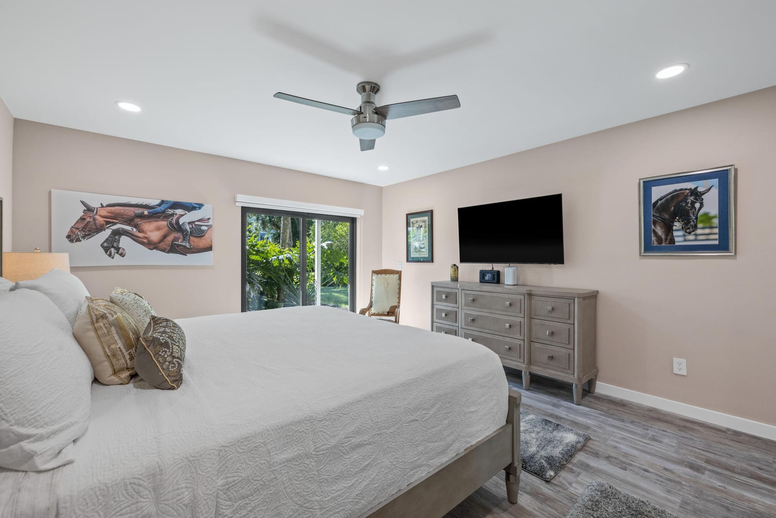11863 Wimbledon Circle 438 — photo 4