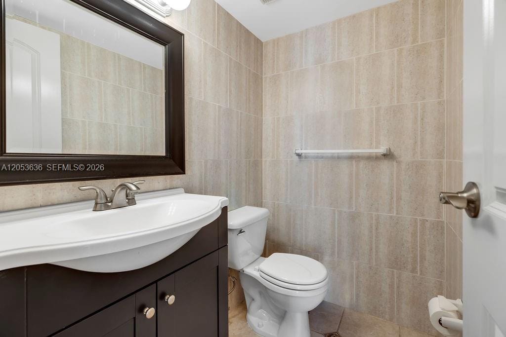 2625 Collins Avenue 702, Miami Beach, FL 33140 photo 8
